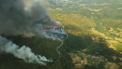 O lume comezou en 5 focos polo que se cre intencionado