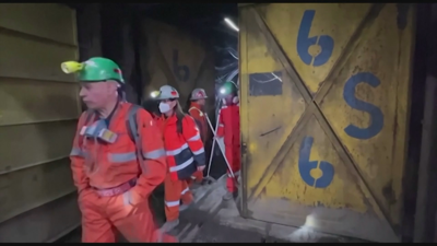 Entre os equipos de rescate hai varios especialistas que participaron en 2010 no rescate de 33 mineiros atrapados na mina chilena San José