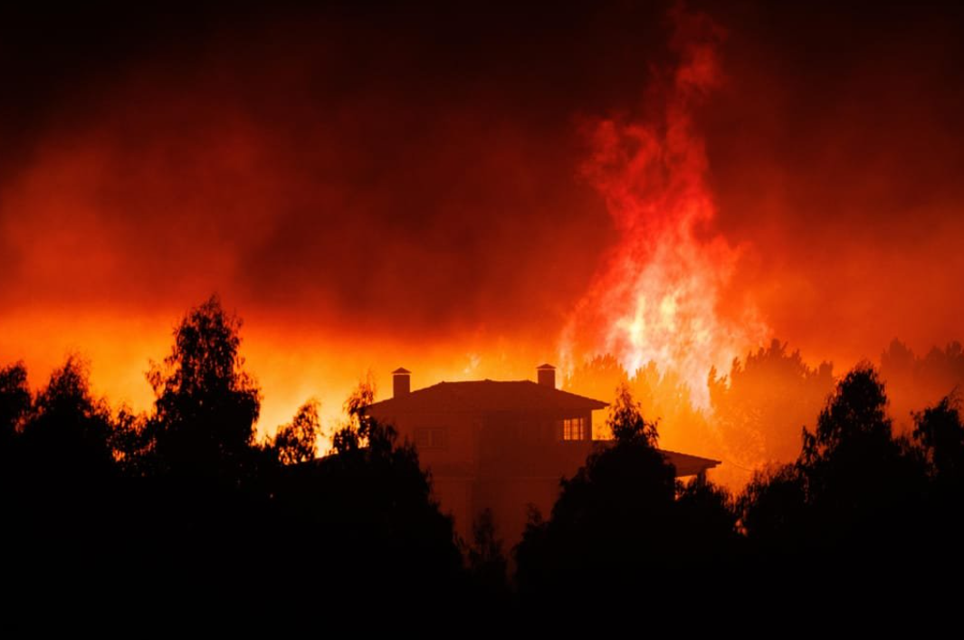 Imaxe do incendio de Vila Real, publicada en X por @ImRealTask
