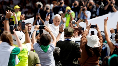 O papa tras a misa do Xubileu da Mocidade. REUTERS/Remo Casilli.