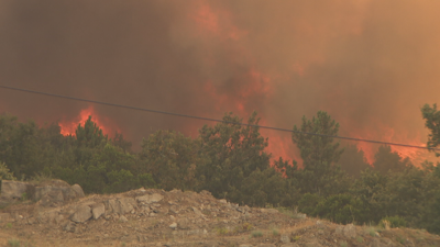 Incendio en Chandrexa de Queixa. REUTERS/Violeta Santos Moura