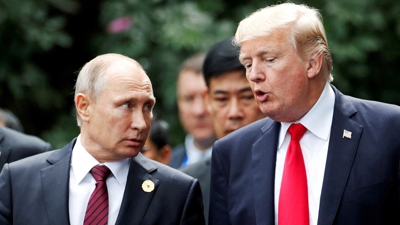 Putin e Trump durante o encontro que mantiveron en Vietnam en novembro 2017 durante o cumio da APEC. Arquivo (Reuters/Jorge Silva).