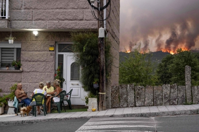 Incendio en Carballeda de Avia. Foto: EFE/Brais Lorenzo