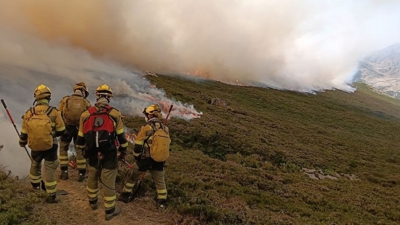 Os medios desprazados de Aragón loitan contra os incendios en León (Europa Press/Goberno de Aragón)