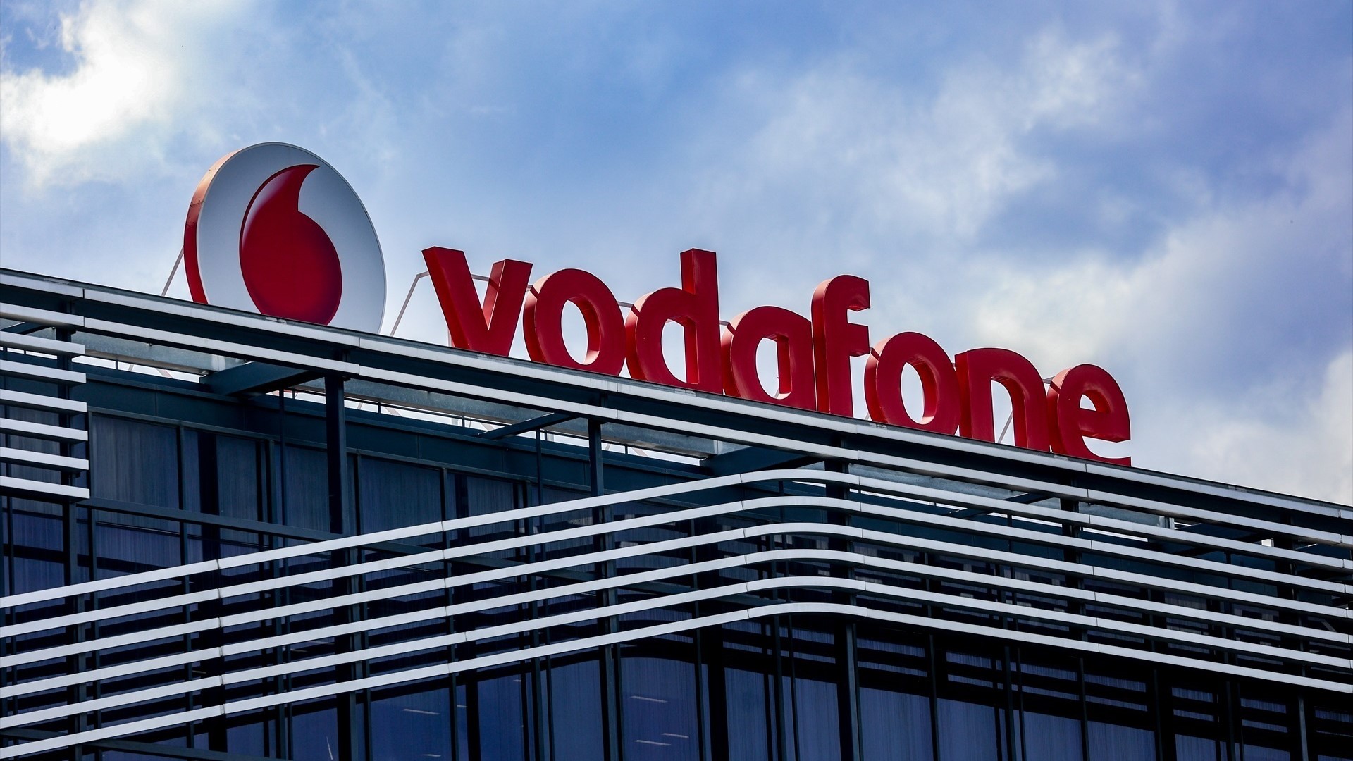 Fachada da sede de Vodafone en Madrid (Arquivo/Ricardo Rubio/Europa Press)