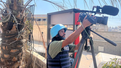 Imaxe do cámara palestino Hussam Al-Masri, asasinado no ataque israelí deste luns contra o hospital Nasser de Gaza (REUTERS/Stringer)