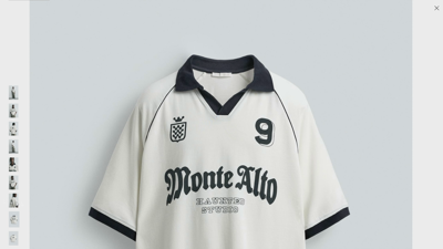 A camiseta forma parte da nova colección de pezas retro deportivas para homes