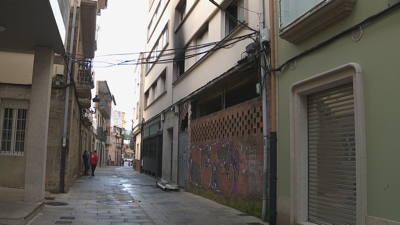 O piso na rúa Rafael Quella, na Pobra do Caramiñal