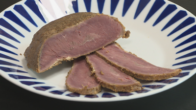 O pastrami é unha carne curada e adubada