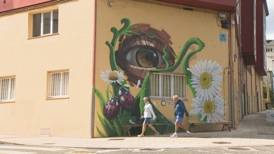 Mural de Trece Trazos no barrio lugués da Cheda