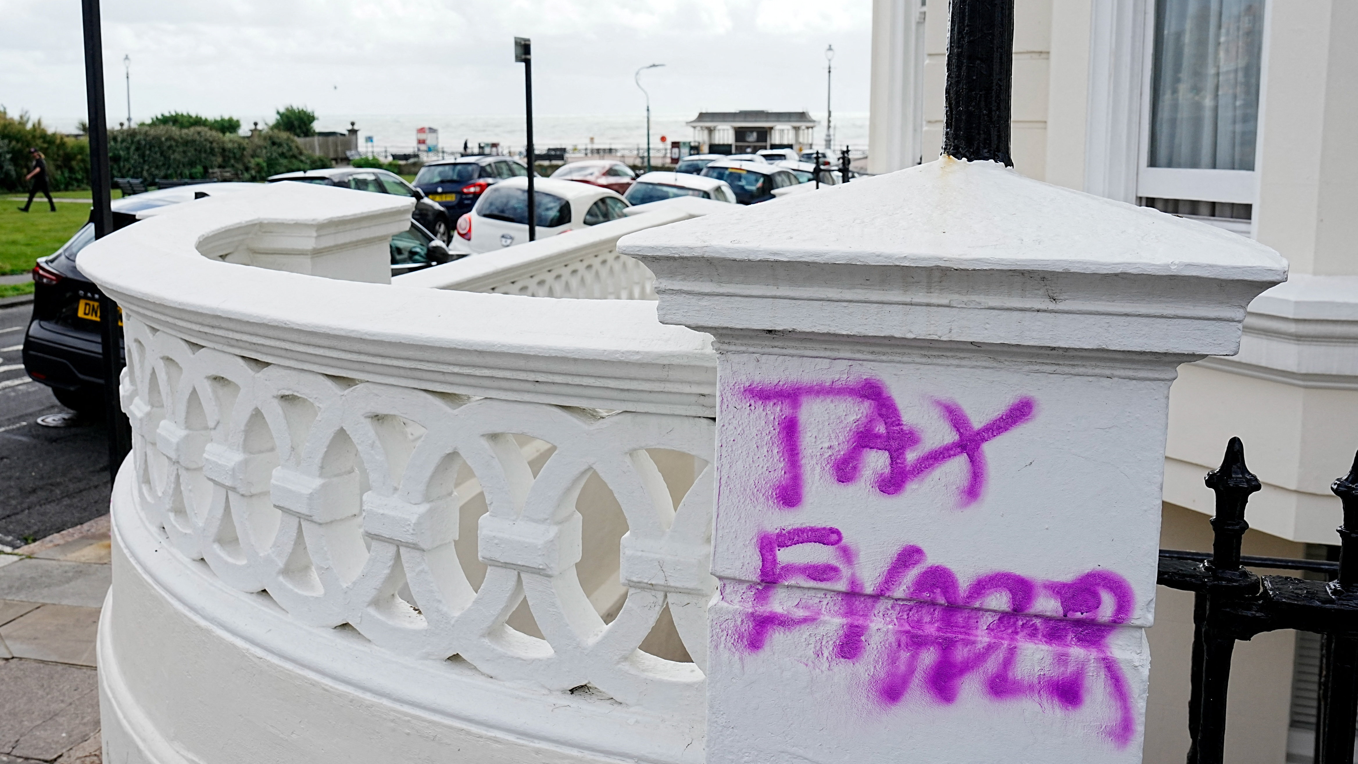 Aparecen pintadas alusivas á polémica en Hove (REUTERS/Carlos Jasso)