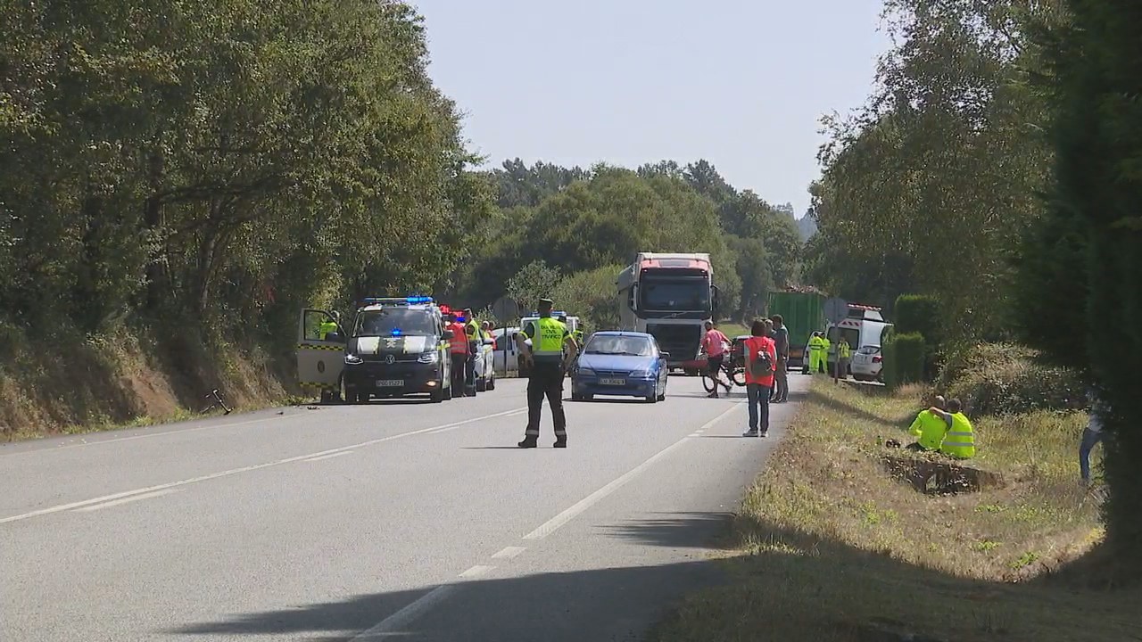 O sinistro tivo lugar na parroquia de Candamil, na estrada LU-861