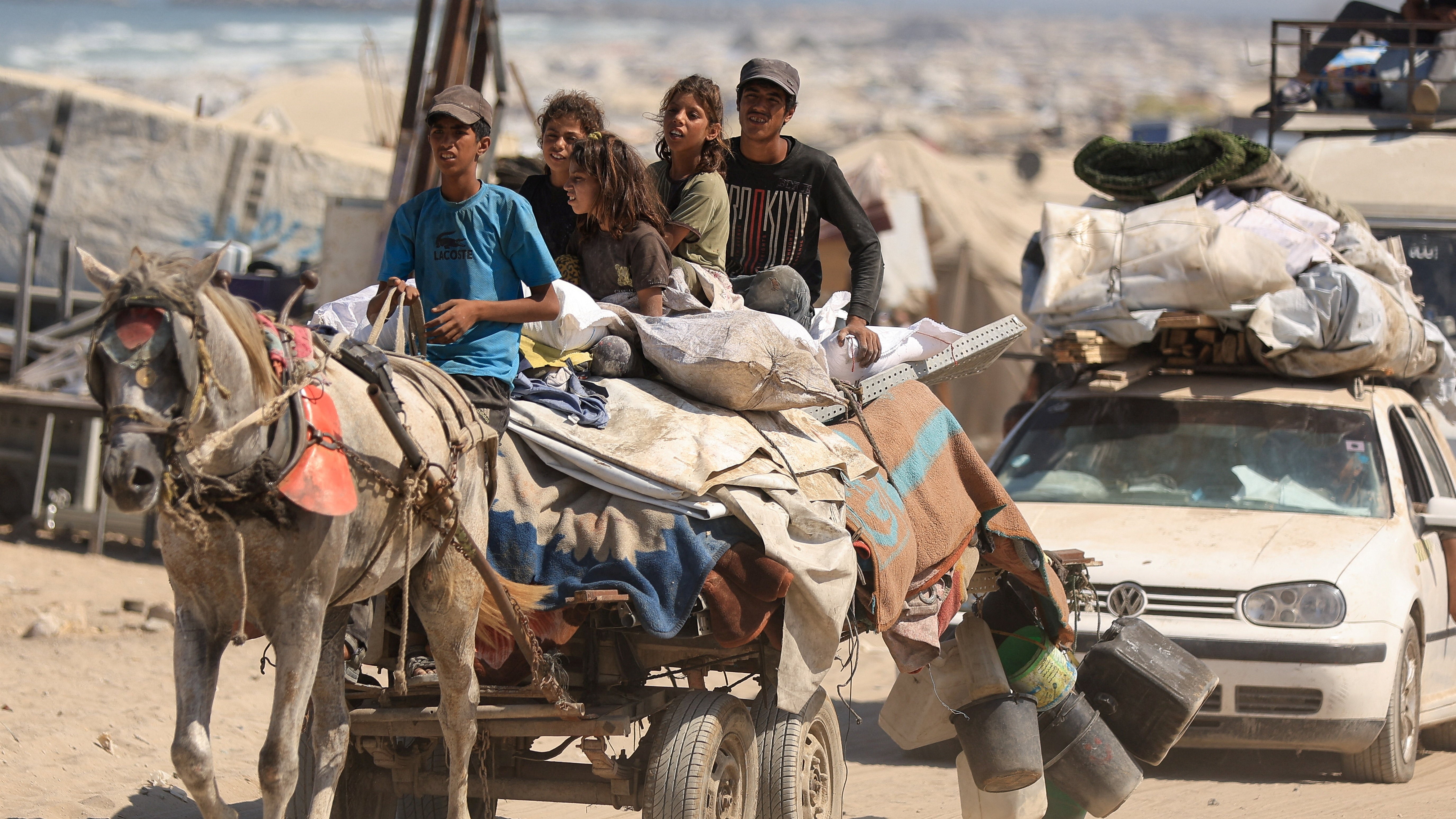 Parte da poboación comezou o desaloxo de Gaza, onde viven preto dun millón de persoas