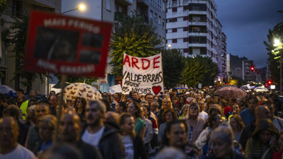 Veciños de Valdeorras saen á rúa/Brais Lorenzo/EFE