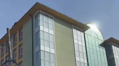 Edificio no que se vai instalar o novo centro específico de menores migrantes en Monforte