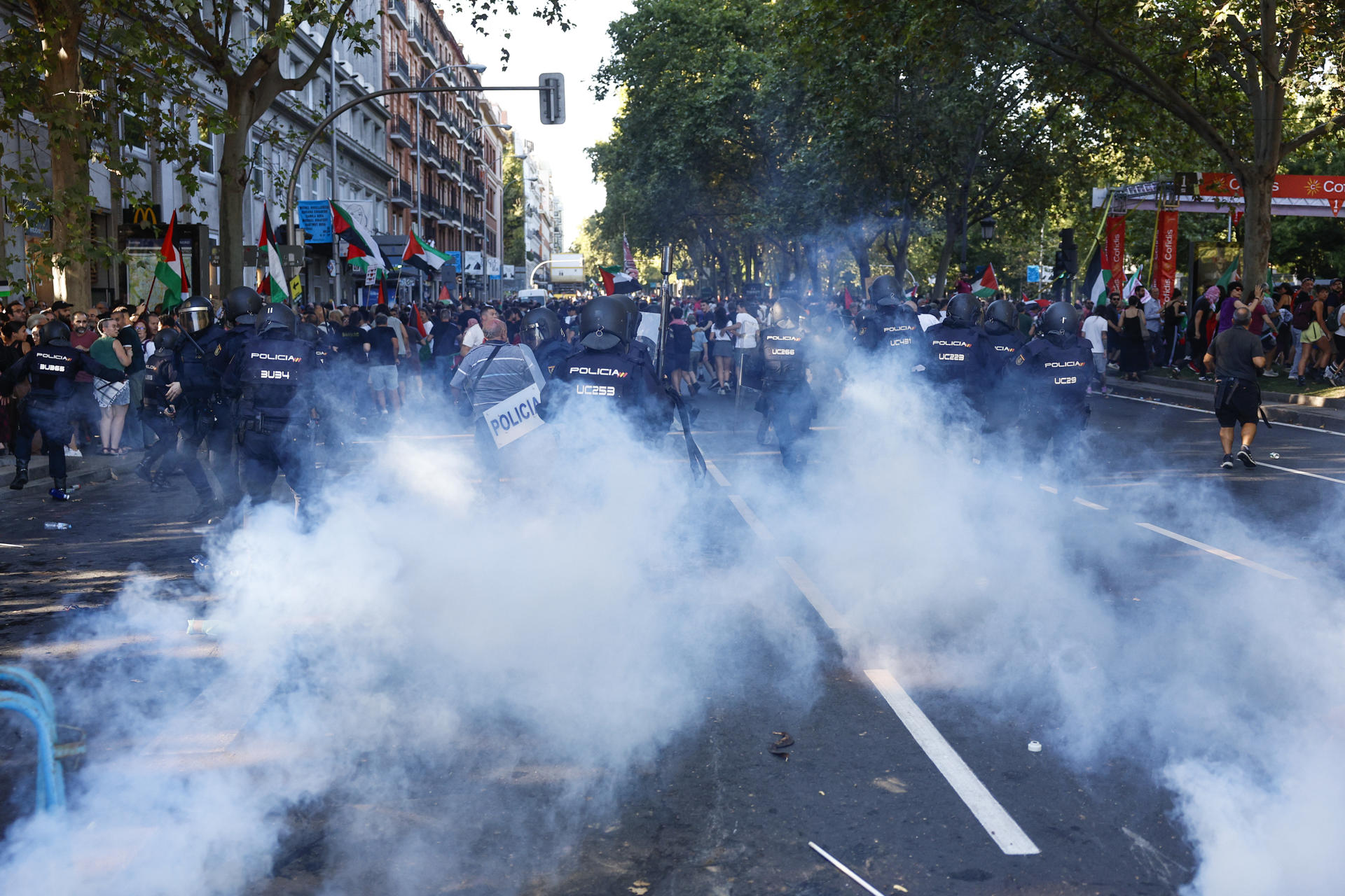 Carga policial no Paseo do Prado. EFE/Rodrigo Jiménez
