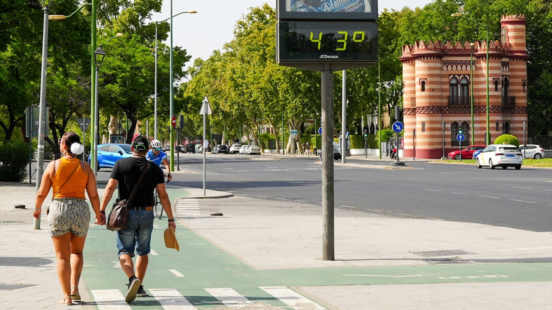 Un termómetro marca 43 graos o 4 de agosto en Sevilla/Foto de arquivo/Europa Press