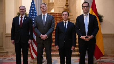 O representante de Comercio dos EUA, Jamison Greer, o secretario do Tesouro, Scott Bessent; o ministro de Exteriores, José Manuel Albares e o minsitro de Economía, Carlos Cuerpo (Ministerio de Exteriores)