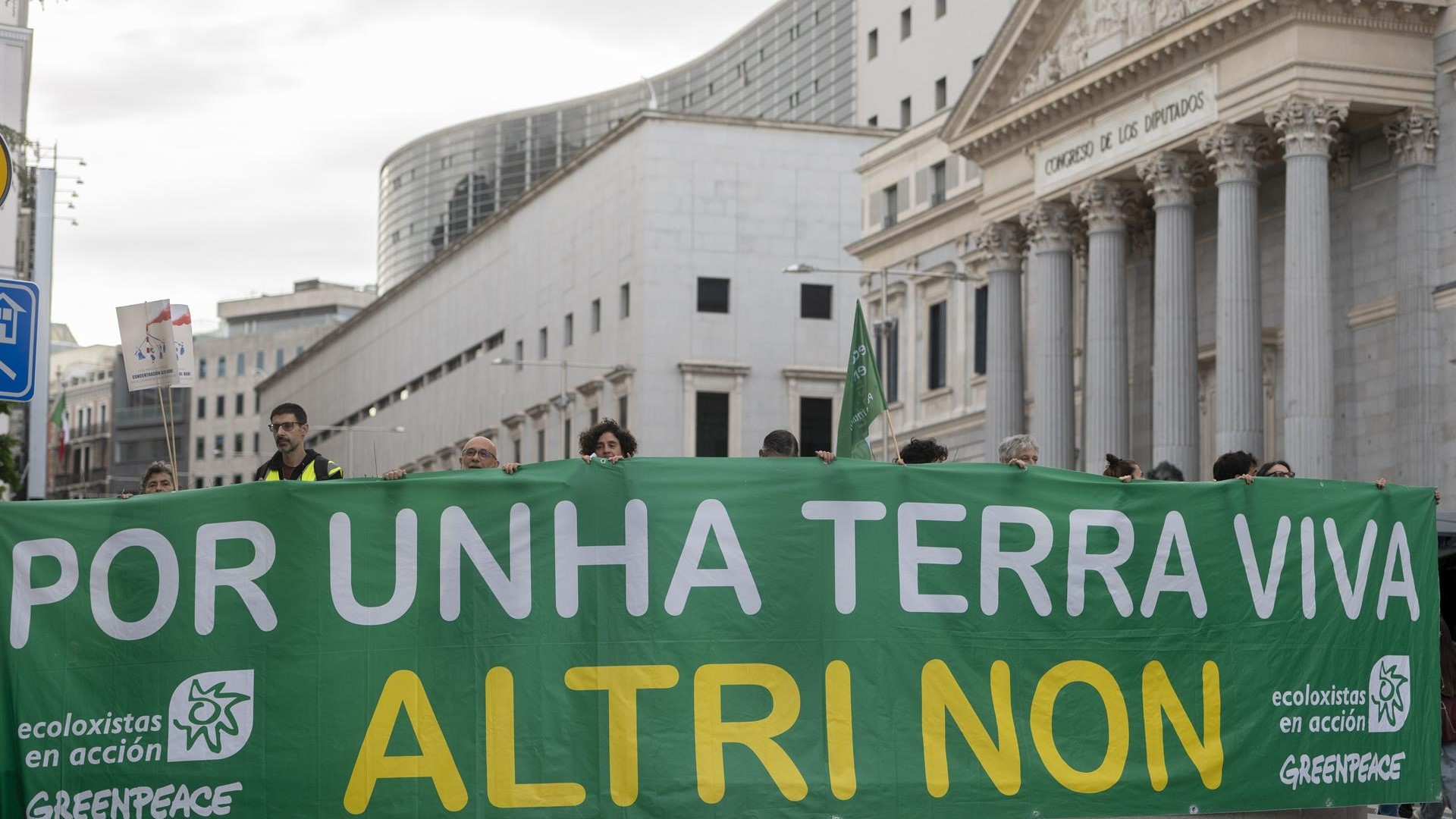 Imaxe de arquivo dunha concentración contra Altri diante do Congreso (Alberto Ortega-Europa Press-Arquivo)