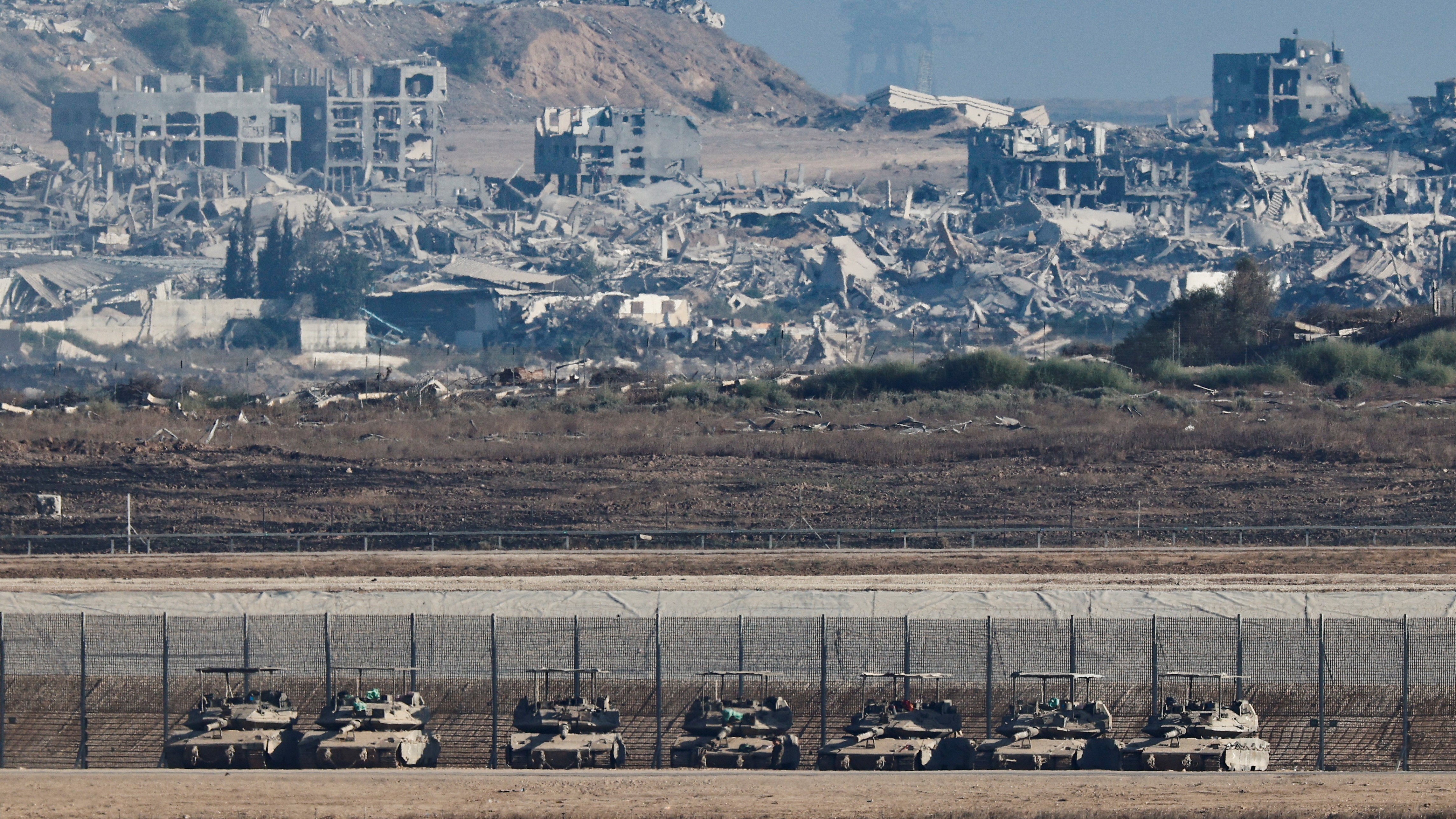Tanques israelís no borde da Franxa (REUTERS/Amir Cohen)