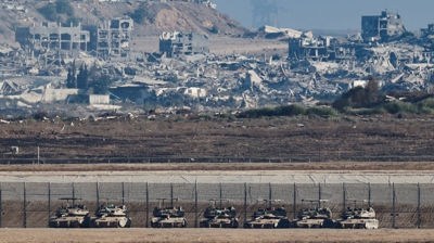 Tanques israelís no borde da Franxa (REUTERS/Amir Cohen)