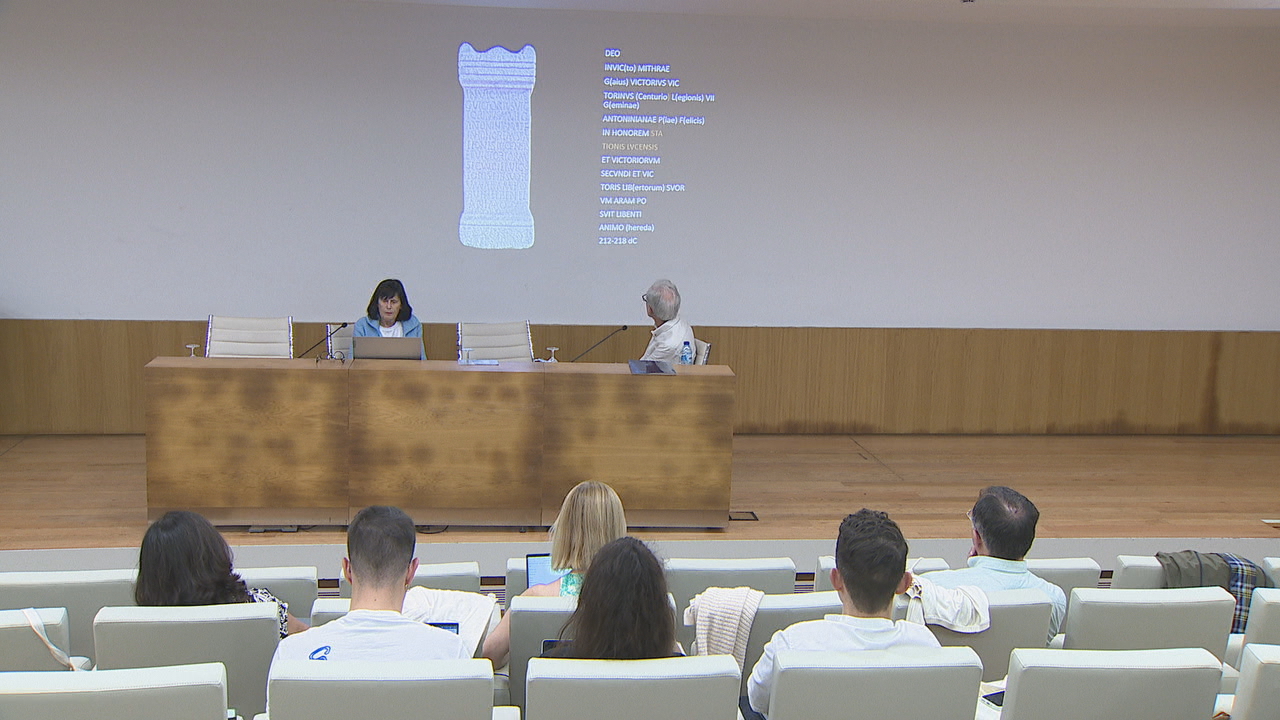 A tarde da primeira xornada do coloquio centrouse nos tres mitreos domésticos localizados na Península