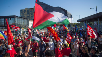 Manifestación propalestina en Italia, este venres. REUTERS/Michele Lapini