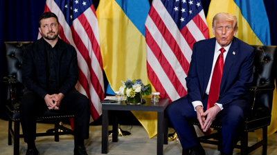 O presidente dos Estados Unidos, Donald Trump, reúnese co presidente ucraíno, Volodimir Zelenski, durante a 80.ª Asemblea Xeral das Nacións Unidas (REUTERS/Al Drago)
