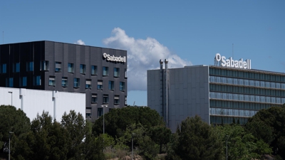 Exteriores da sede do Banco Sabadell en Barcelona ( David Zorrakino - Europa Press - Archivo)