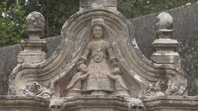 Detalle dunha escultura do camposanto ourolés