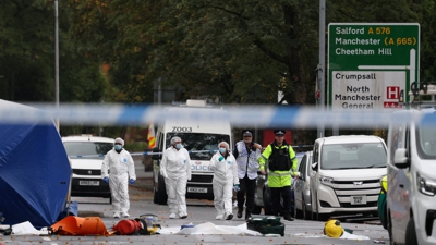 Equipo forense traballando no lugar do ataque (Reuters / Hannah McKay)