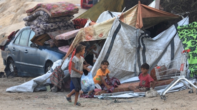Palestinos desprazados no centro da Franxa. REUTERS/Dawoud Abu Alkas
