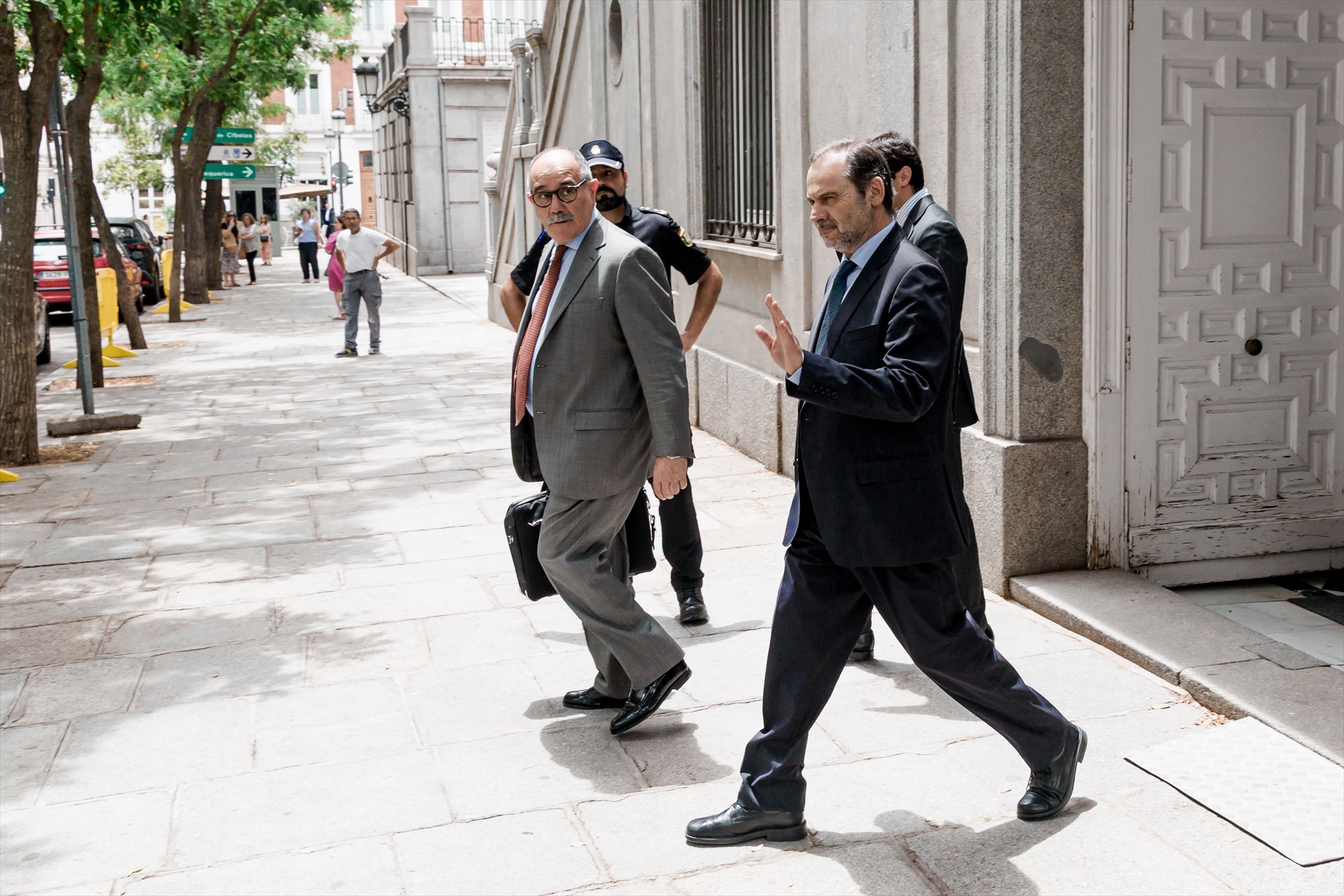 Saída do exministro do Tribunal Supremo acompañado do seu avogado en xuño. Europa Press