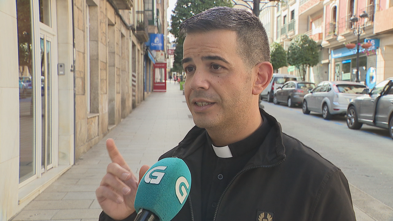 O párroco di que leva a Lalín no corazón, pero que o seu labor é en toda a Igrexa