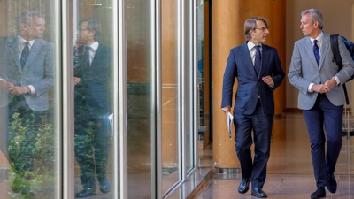 O presidente da Xunta, Alfonso Rueda, xunto ao conselleiro de Facenda, Miguel Corgos (EFE/Lavandeira jr)