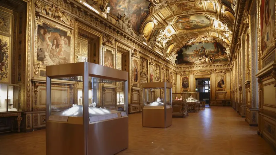 Galería Apolo, a mesma que roubaron este domingo, coas xoias da Corona de Francia. Foto: www:louvre.fr