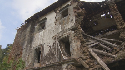 Fachada da Casa de Outeiro, que será reconstruída como hotel con adega privada