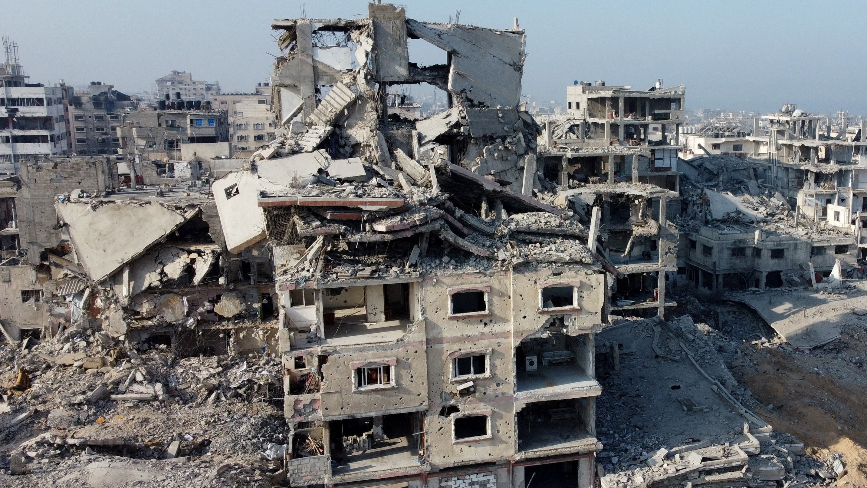 Edificios destruídos na cidade de Gaza. REUTERS/Dawoud Abu Alkas