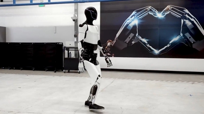 Robot humanoide Optimus lanzado polo dono da empresa Tesla, Elon Musk (EUROPA PRESS)