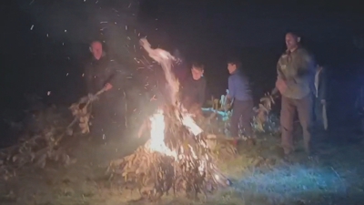 O lume da fogueira ten unha simboloxía de purificación e adoita haber outro lume para asar as castañas.