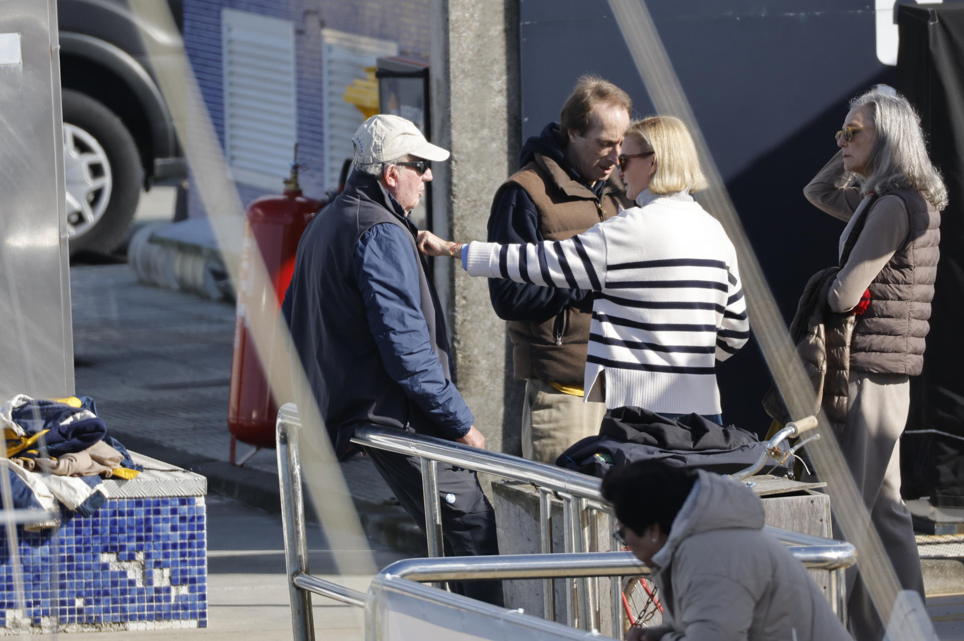 Juan Carlos I no Náutico de Sanxenxo, este sábado. Foto: EFE/Emilio Lavandeira