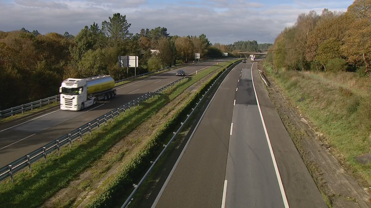 A-6 ao seu paso por Guitiriz, este domingo pola mañá