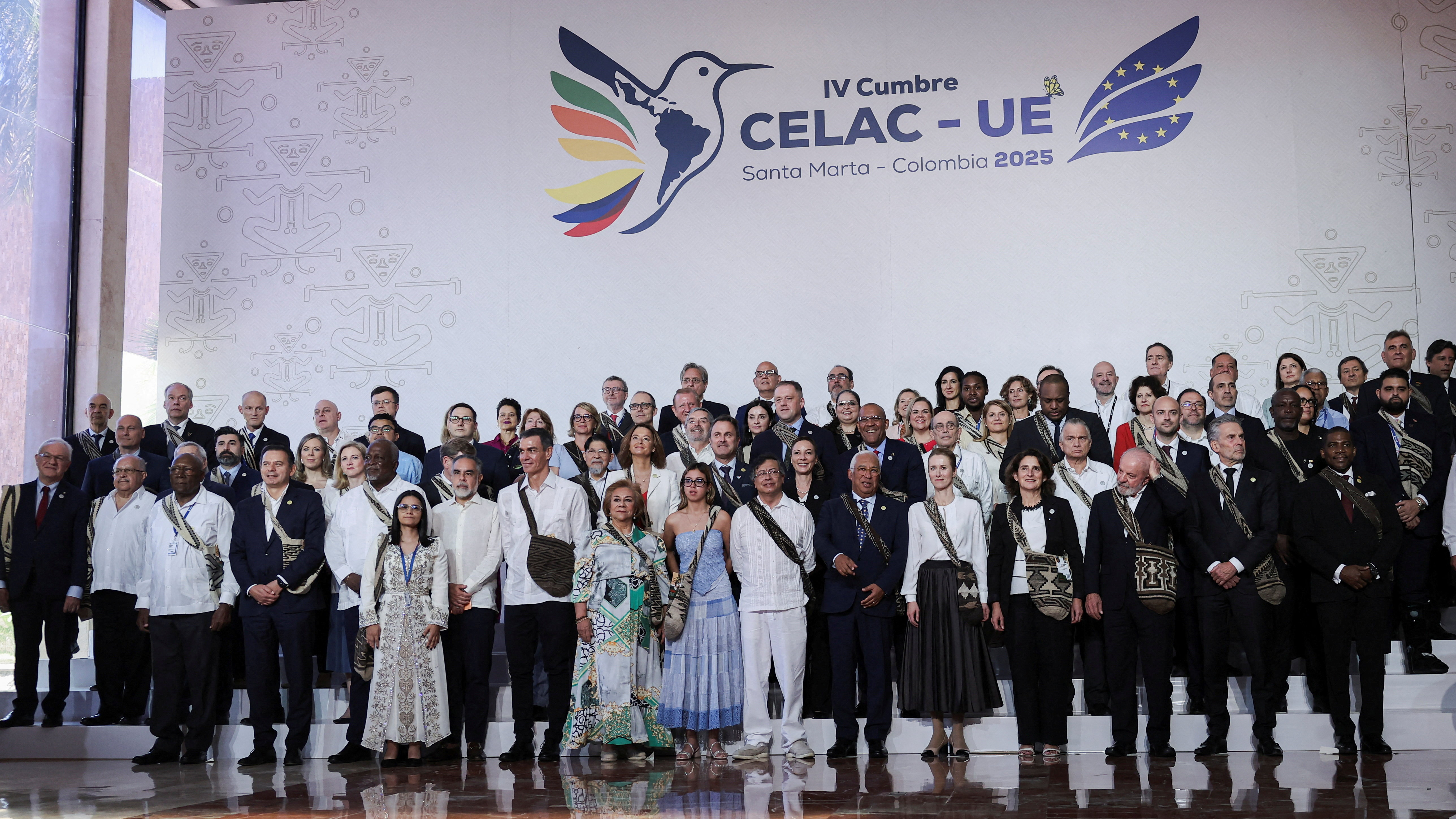 Foto de familia tomada no cumio de Santa Marta, Colombia (REUTERS / Luisa Gonzalez)