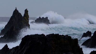 (Imaxe: EFE/Kiko Delgado) (Vídeo: cámara web CSAG Muxía)
