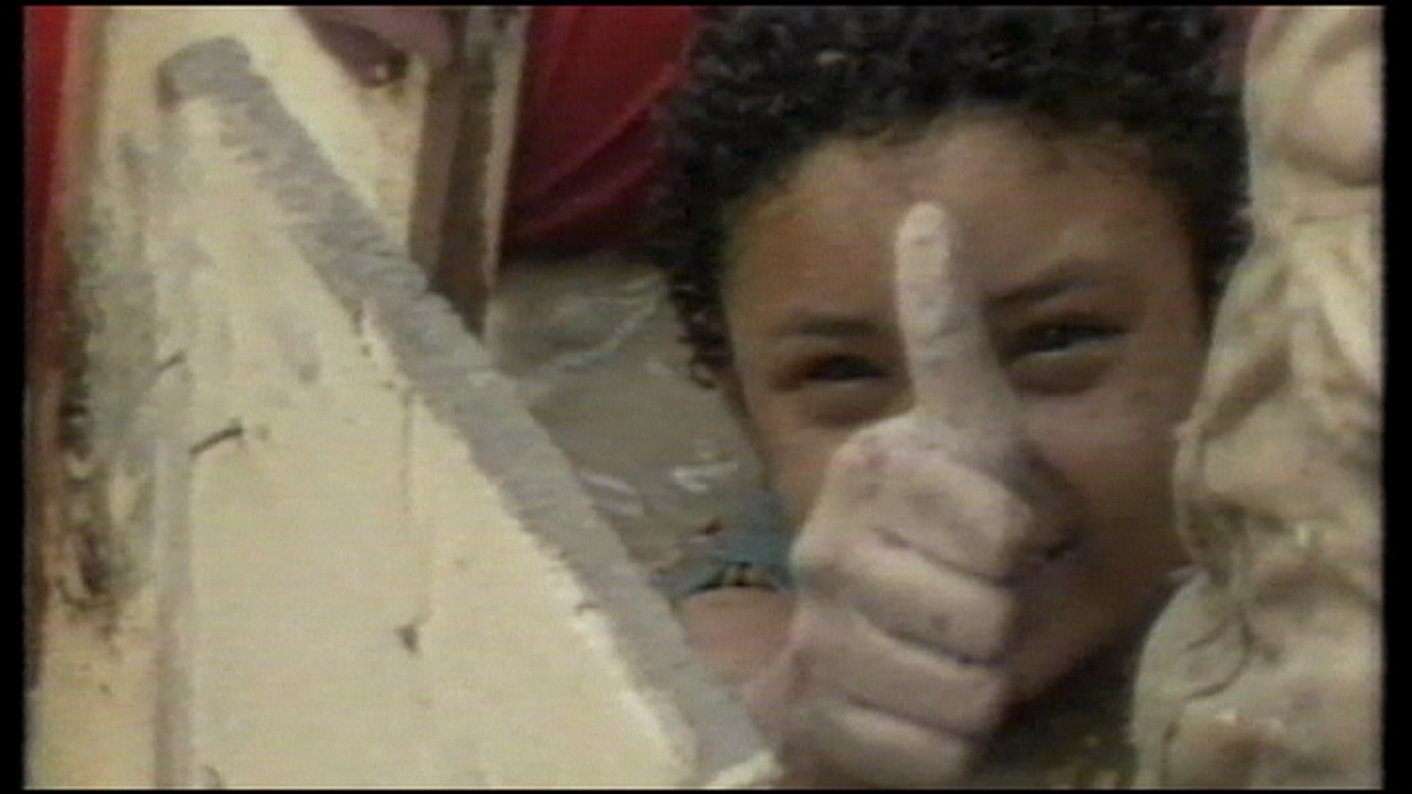 Omayra Sánchez non puido ser rescatada e converteuse na imaxe global da traxedia