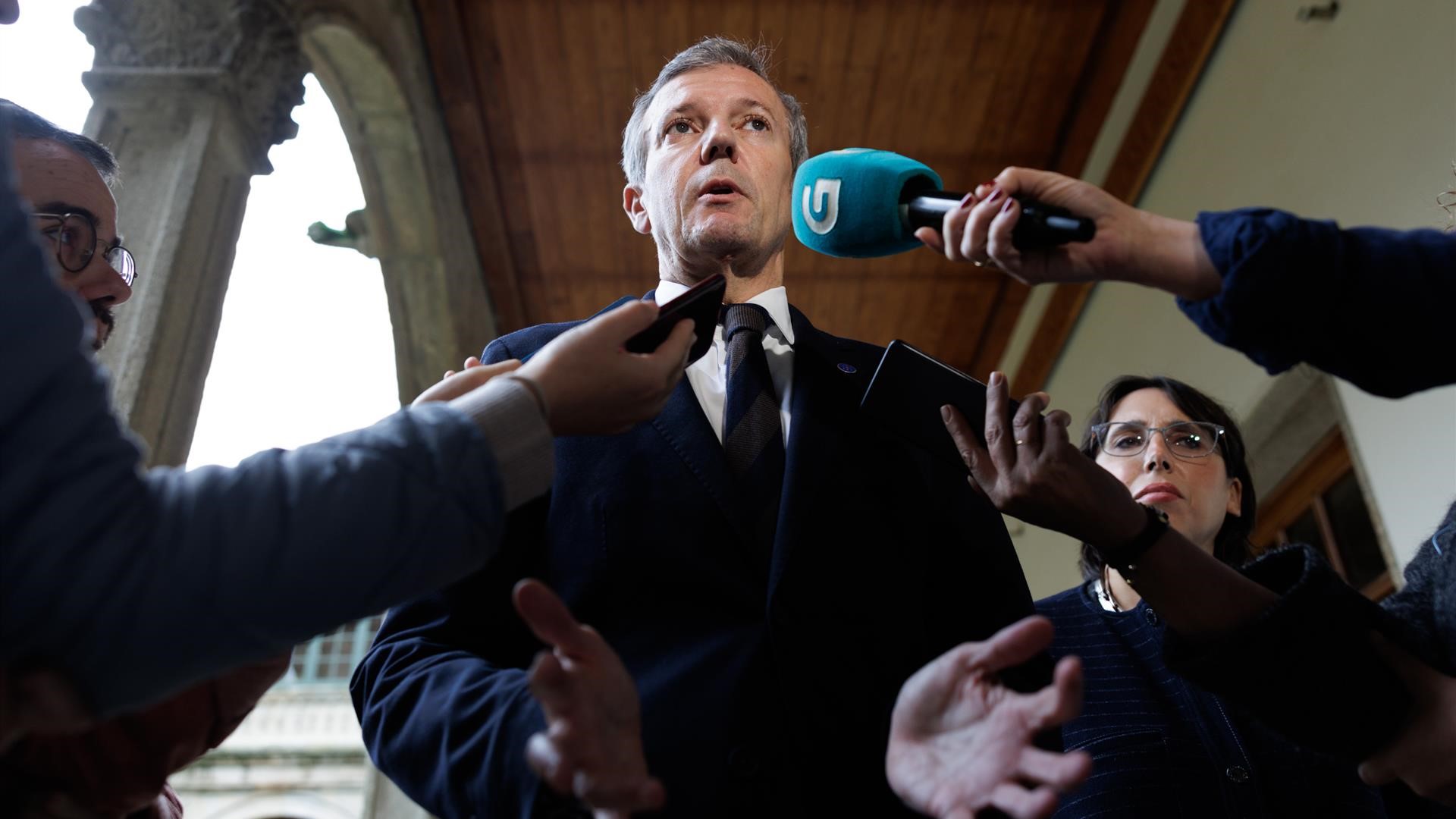 Alfonso Rueda atende os medios de comunicación este xoves en Santiago de Compostela