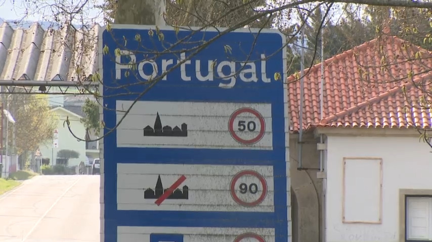 Fronteira entre Galicia e Portugal, á altura de Feces de Abaixo, en Verín