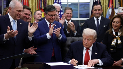 Trump asina a lei que pon fin ao peche de Goberno federal máis longo da historia dos EUA (Reuters)