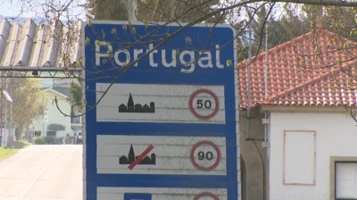 Fronteira entre Galicia e Portugal, á altura de Feces de Abaixo, en Verín
