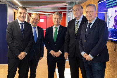 De esquerda a dereita: o conselleiro de Educación, Román Rodríguez; o reitor da USC, Antonio López; o reitor da UDC, Ricardo Cao; o reitor da UVigo, Manuel Reigosa, e o conselleiro de Sanidade, Antonio Gómez Caamaño.